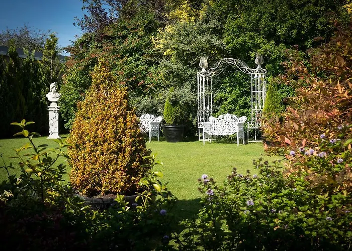 호텔 Meadow Court 4*